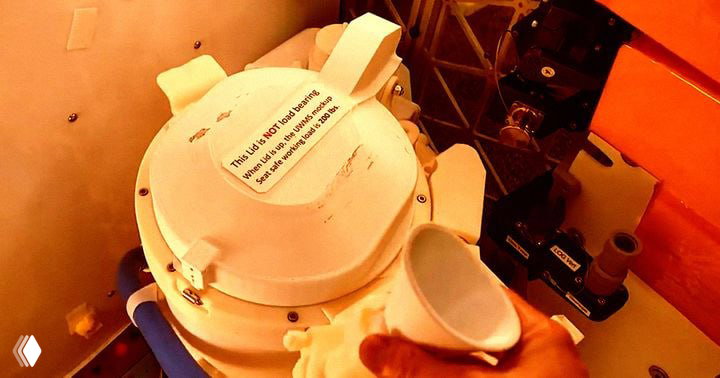 У астронавтов миссии «Артемида-2» проблемы с туалетом