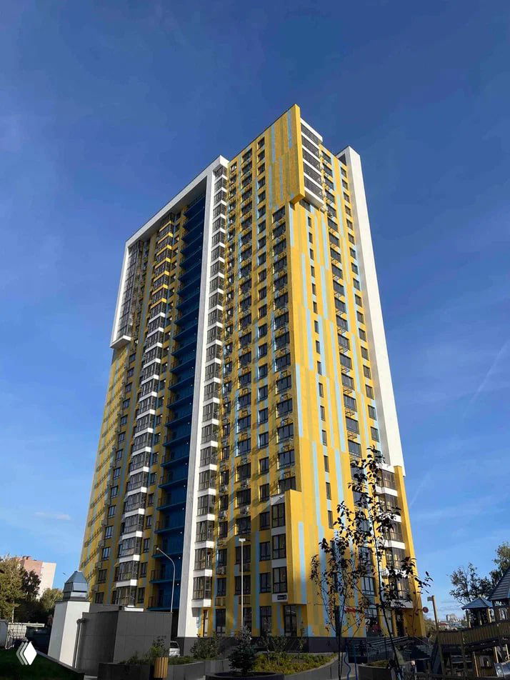 2 парковочных места в ЖК «Янтарь»: 18,2 и 16,4 м²