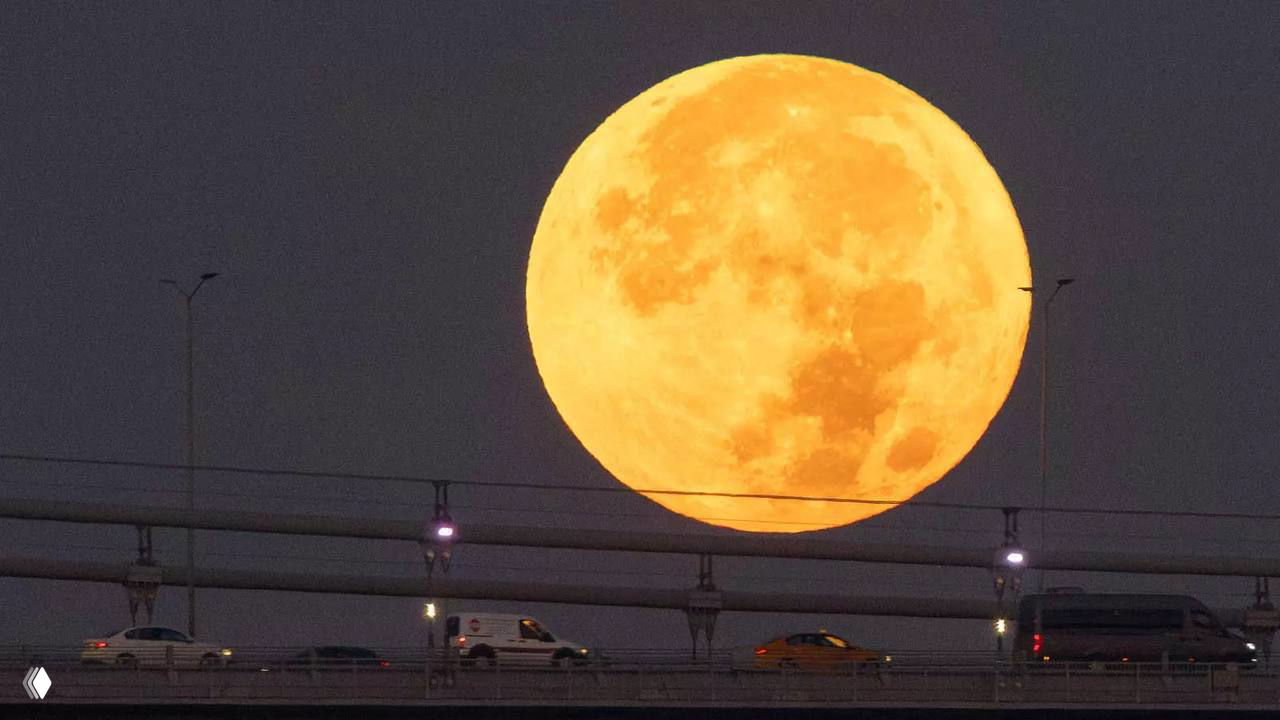 Первое суперлуние этого года