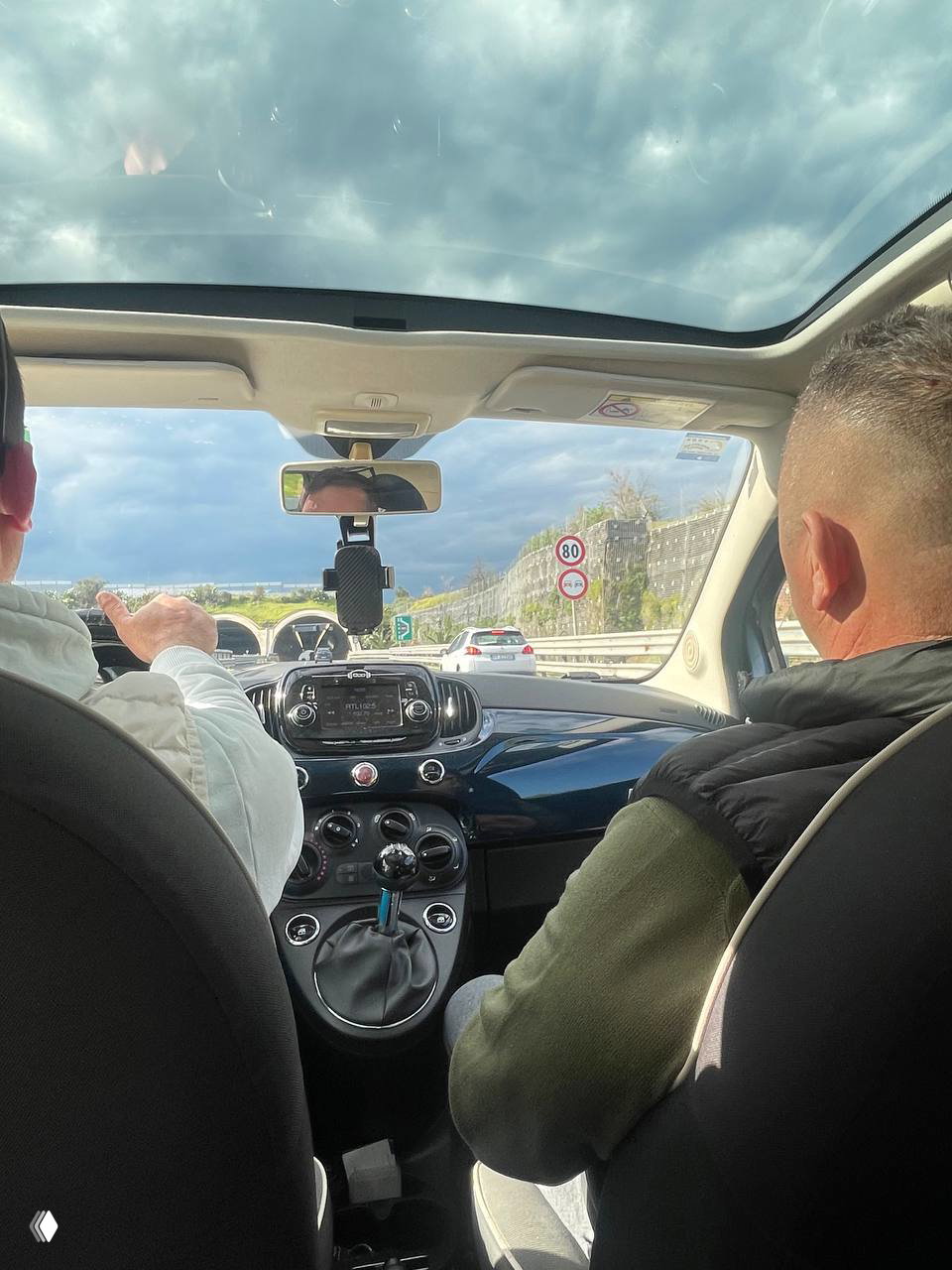 Отменили поезда в Сицилии и дорогое такси