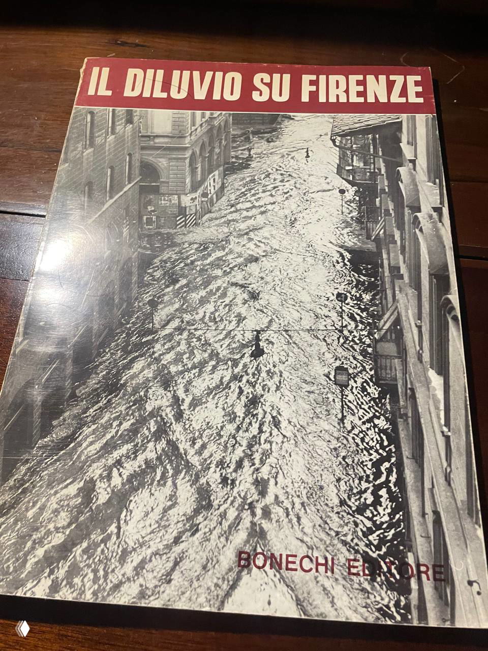 Книга о наводнении Флоренции 1966