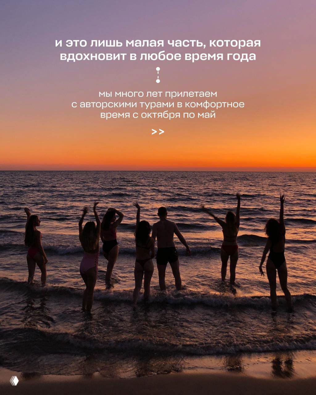 Пятничный рынок Каша: прилавки с оливками, фруктами и овощами, местные продавцы и покупатели в реальной живой атмосфере города.