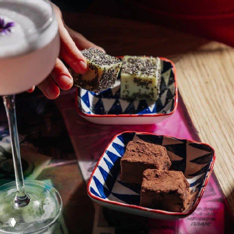 Идём отмечать 14 февраля по-японски