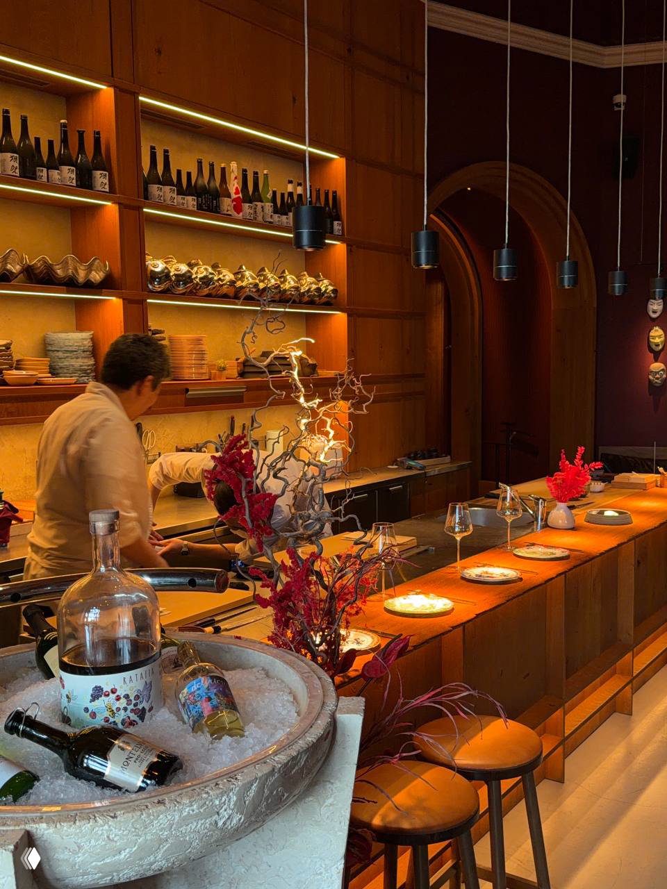 KOI — морепродукты и коктейльная колода