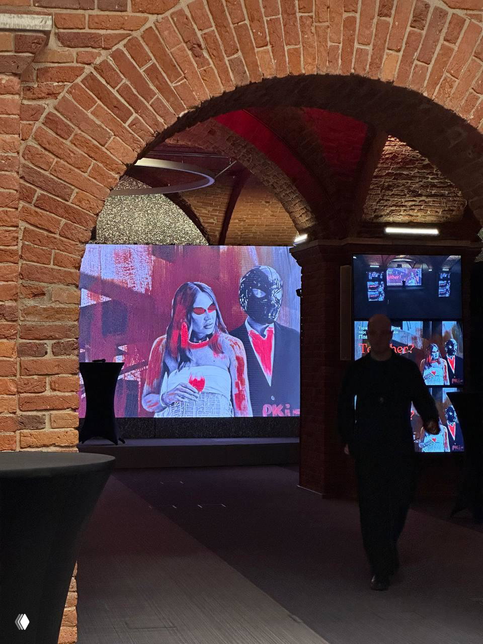 Идём на бесплатную выставку в «Цифергауз»