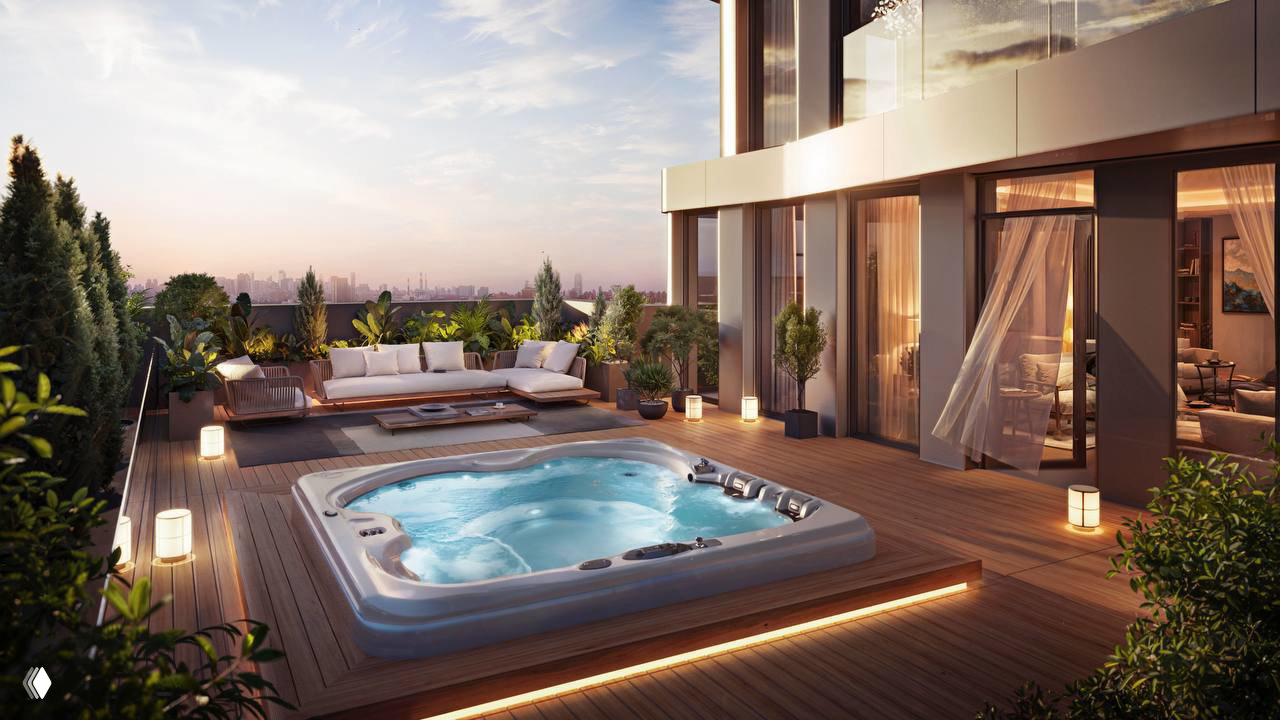 Визуализация террасы пентхауса с джакузи: деревянная платформа, уличная мебель, свечения и растительность на фоне городского горизонта вечером.