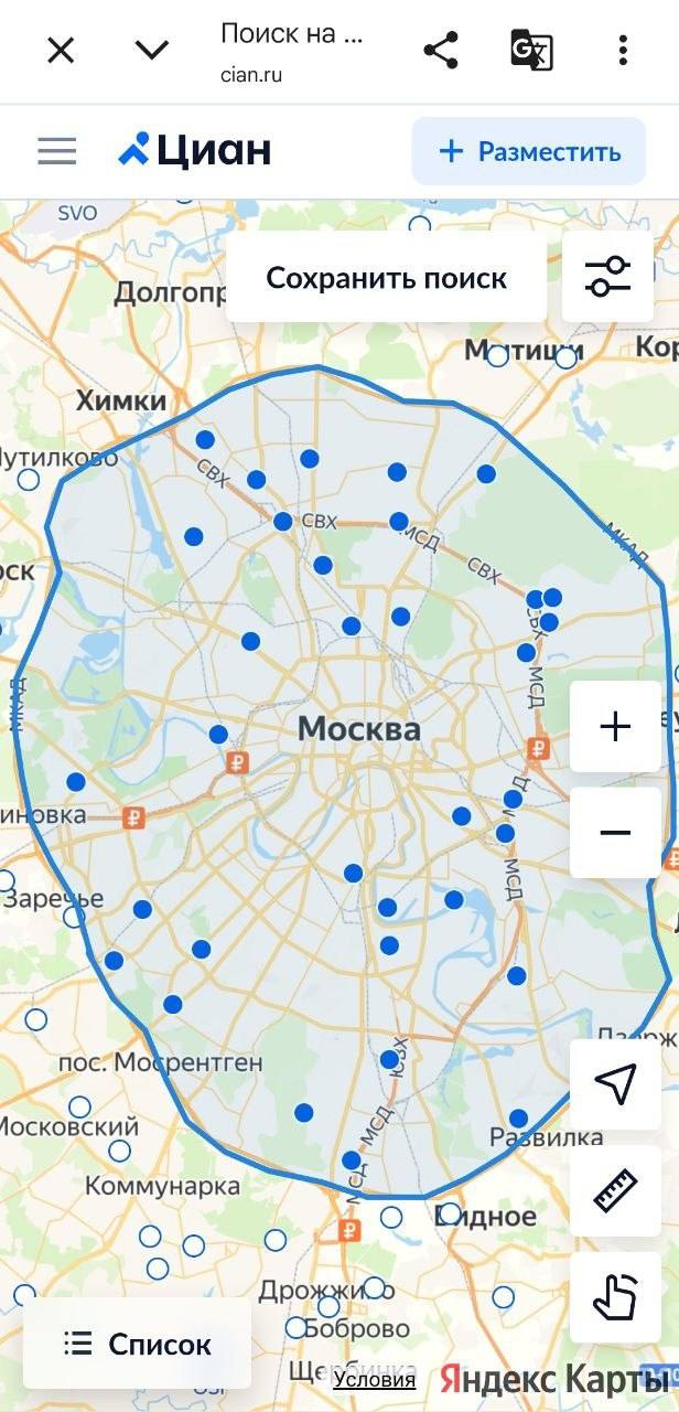 Скриншот карты Москвы на Циан с отмеченными точками объявлений и очерченным периметром внутри МКАД — визуализация зон поиска аренды.