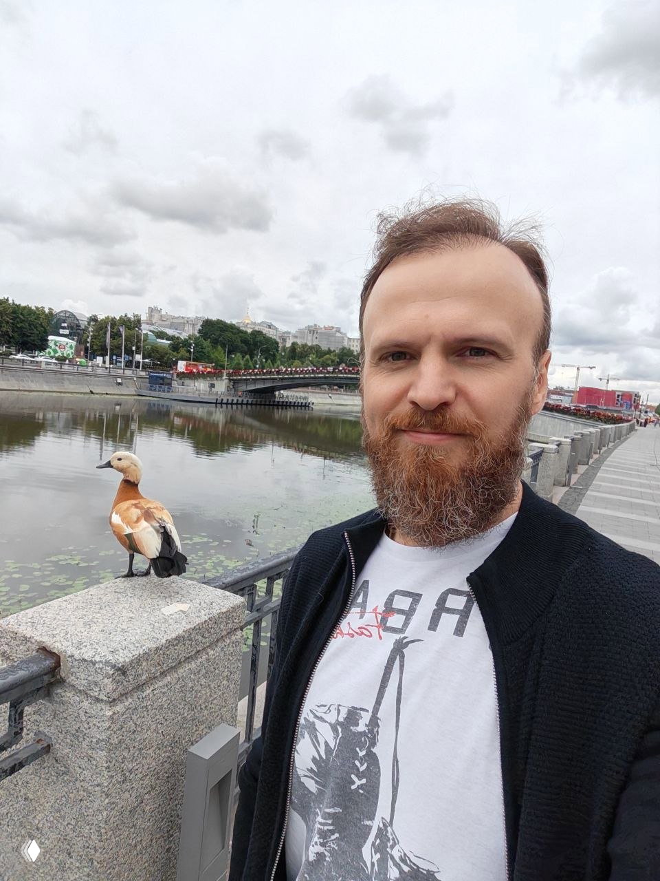 Приоритетов не существует