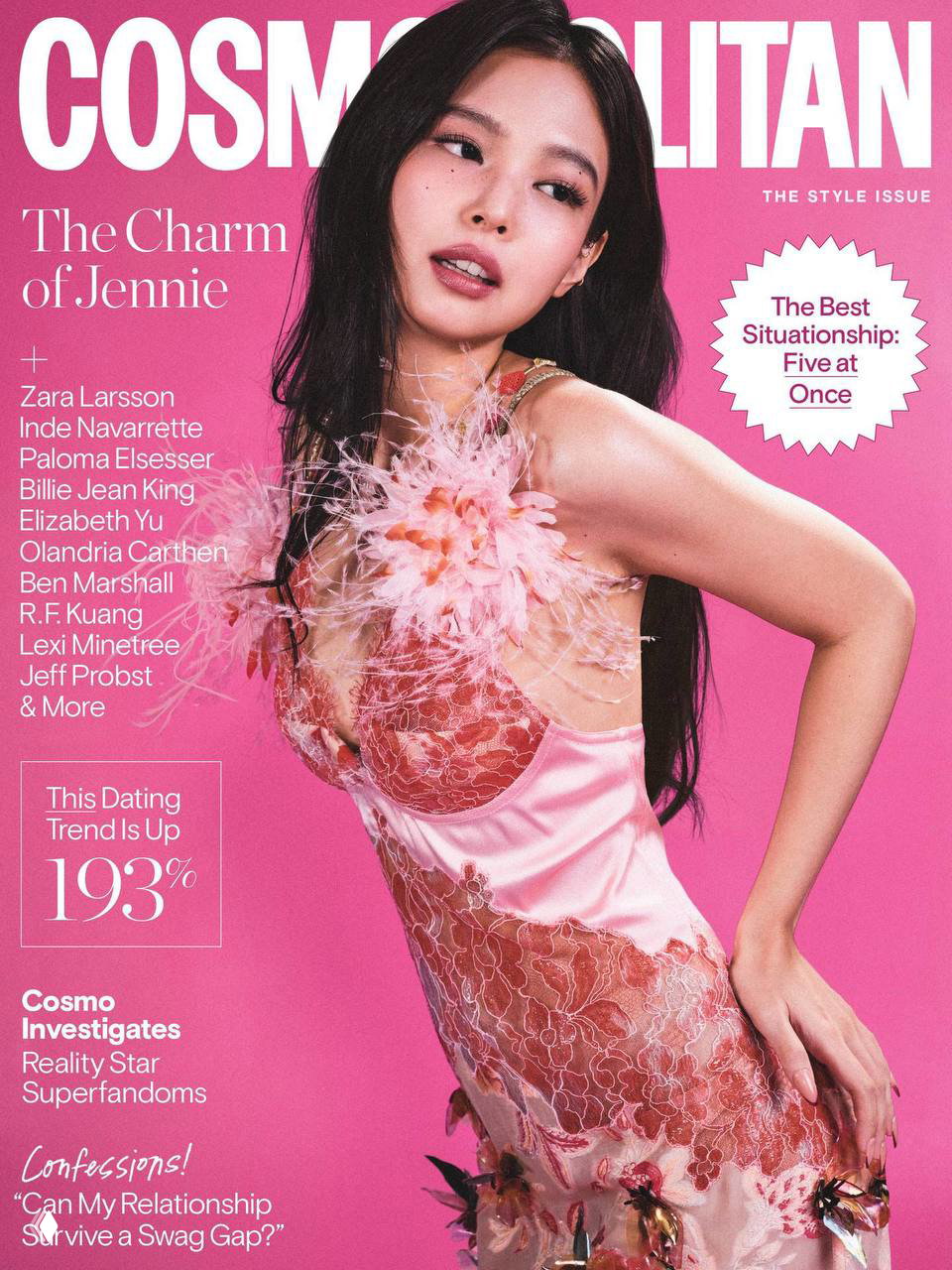 Портретная фотосъёмка: модель в розовом платье на фоне обложки Cosmopolitan, макияж и аксессуары в глянцевом стиле.