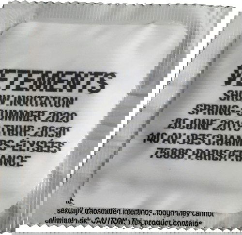 Небольшая подборка приглашений на модные показы 😍