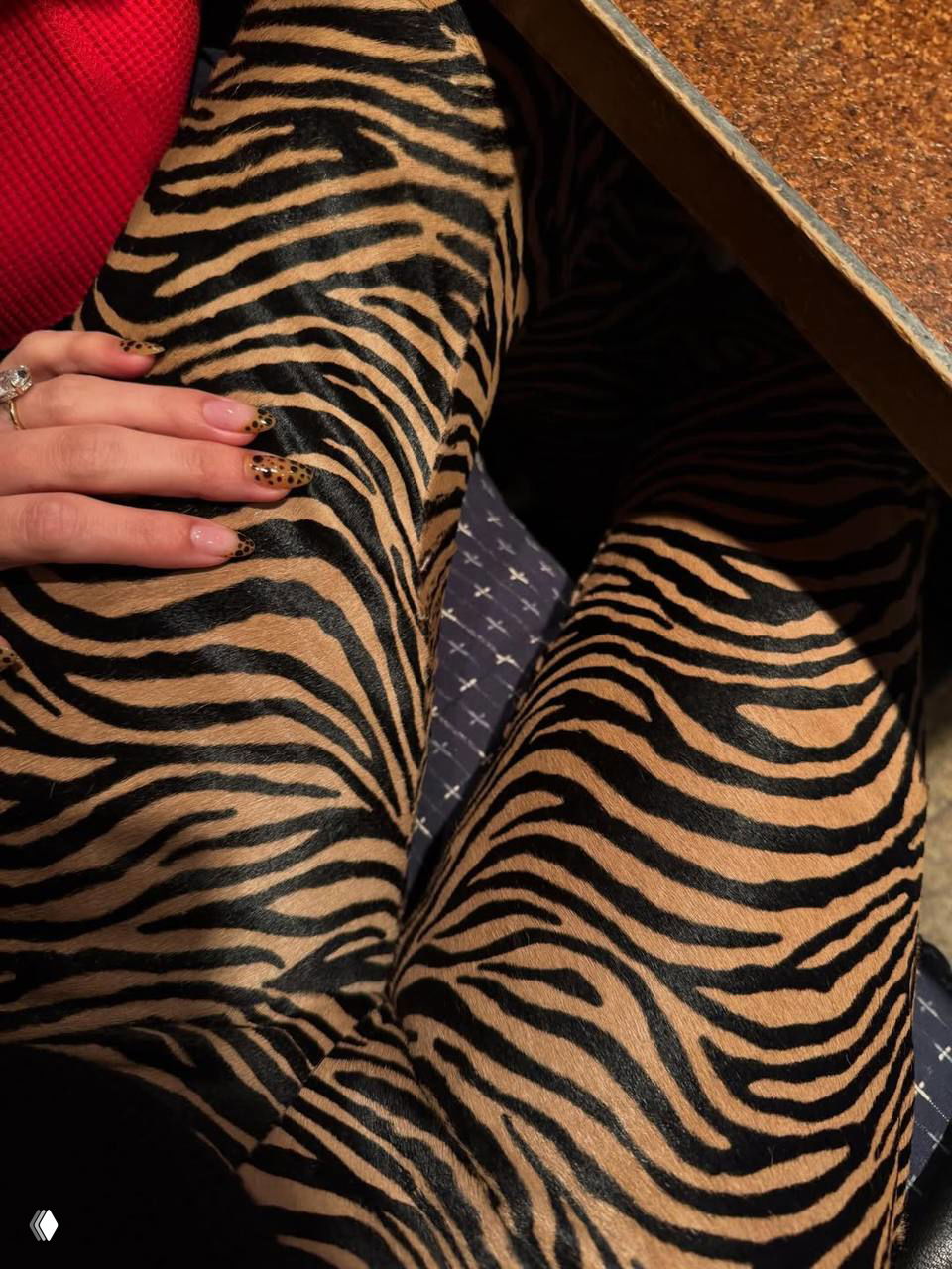 Анималистичный принт и маникюр Хейли Бибер