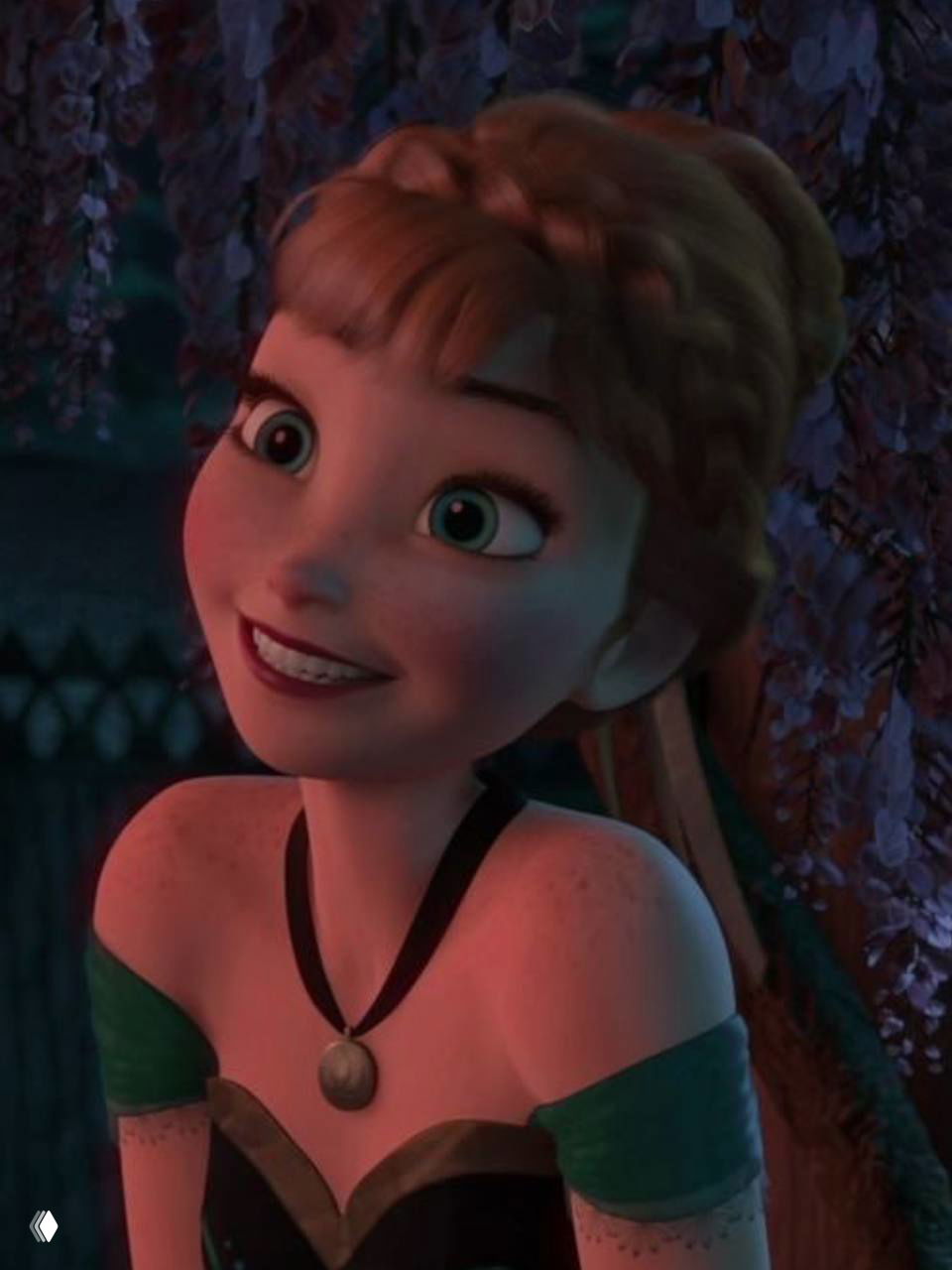 Кадр из «Холодного сердца»: Анна с тёплой улыбкой при мягком вечернем освещении, мультяшный портрет с выразительными глазами.