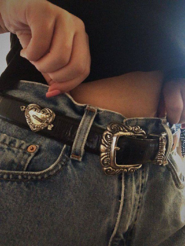 Акцентный ремень: трендовые варианты