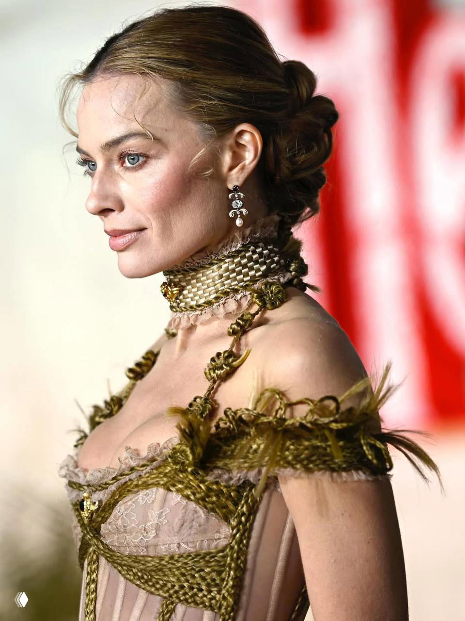 Марго Робби попала под массовый хейт за «старение» 😧