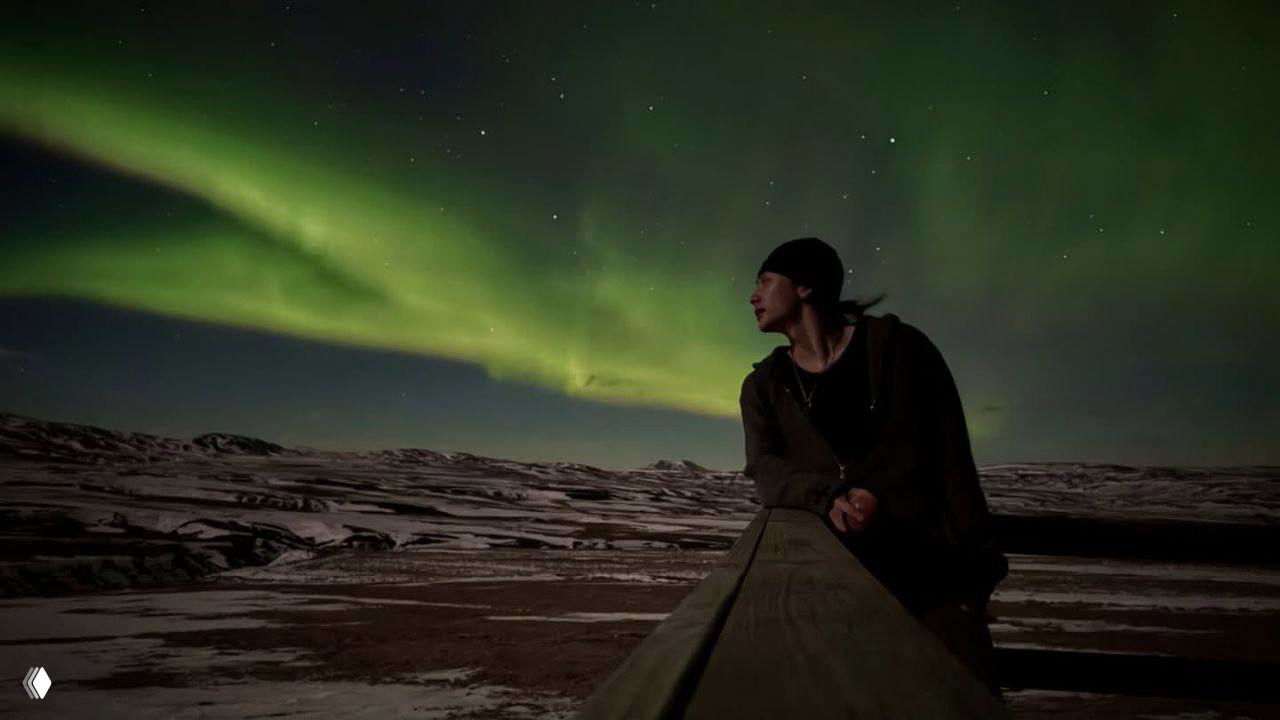 Хенджин из Stray Kids поделился фото из Исландии