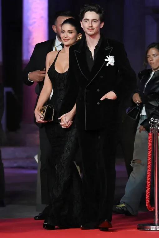 Кайли Дженнер и Тимоти Шаламе: контракт на $100 млн