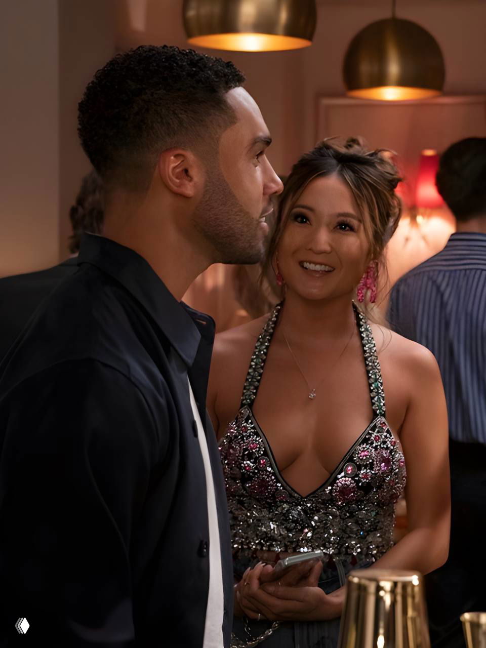 Пара Минди и Альфи в «Эмили в Париже»: это что?