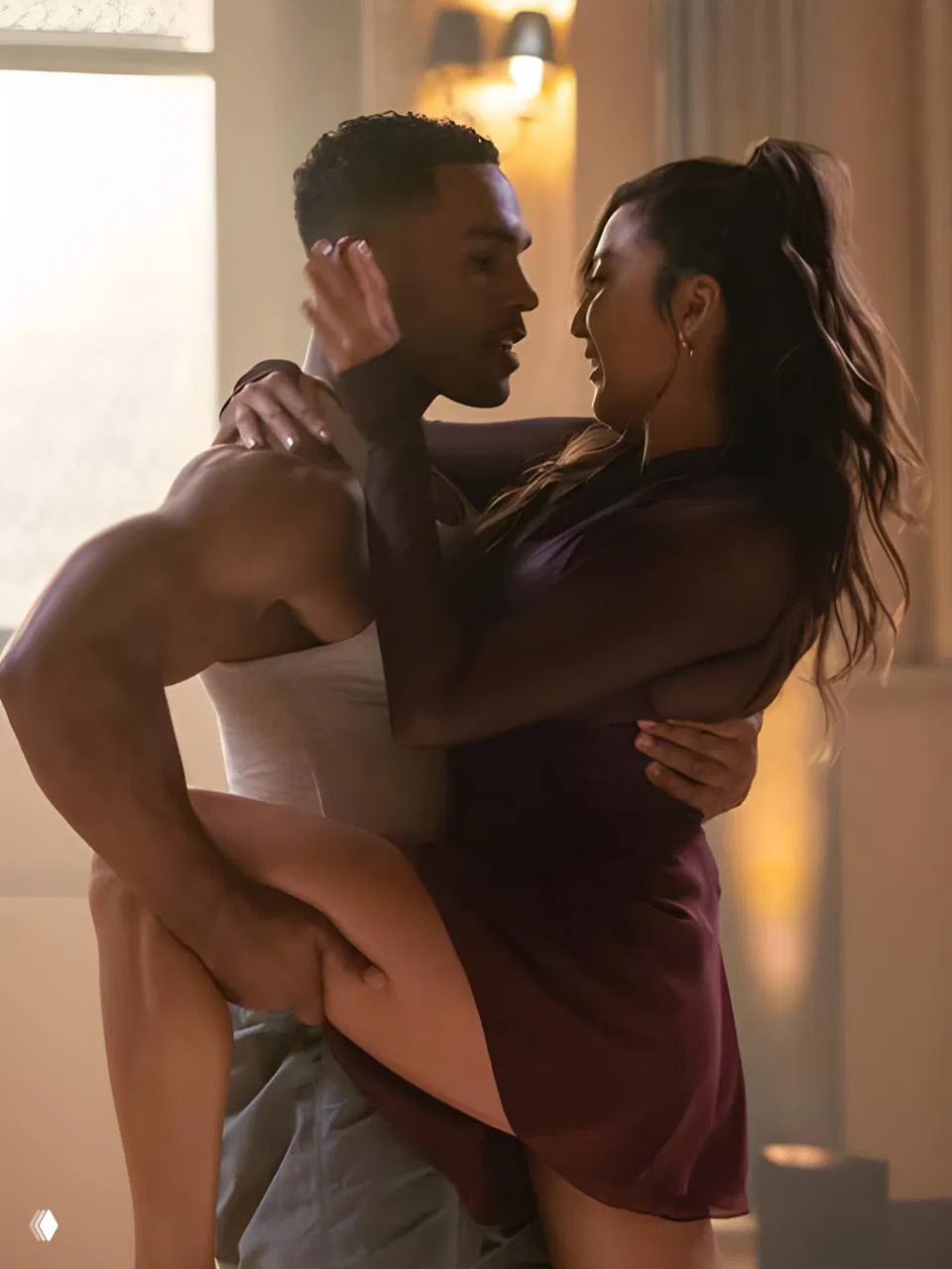 Страстный танец Минди и Альфи: он держит её на руках, интимная танцевальная сцена — ключевой момент развития их отношений.