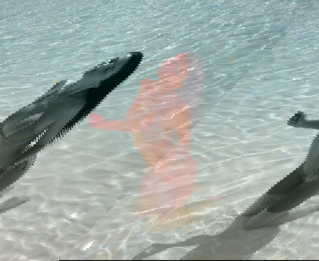 Кайли Дженнер поделилась фото с отдыха на островах