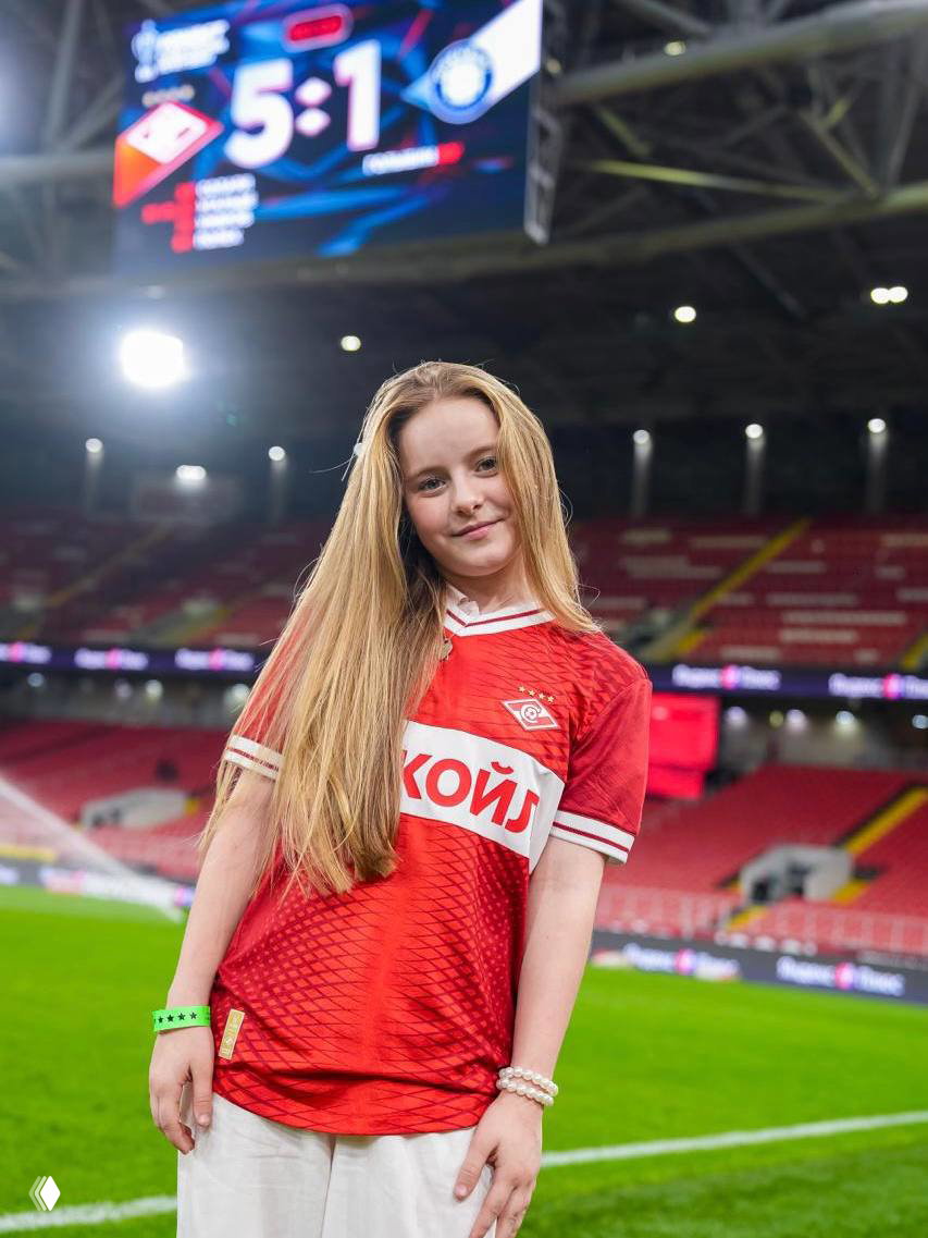 Полина Айнутдинова удивила любовью к футболу