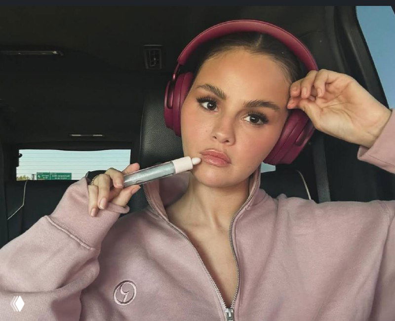 Селена Гомес отреагировала на неудобный вопрос фаната