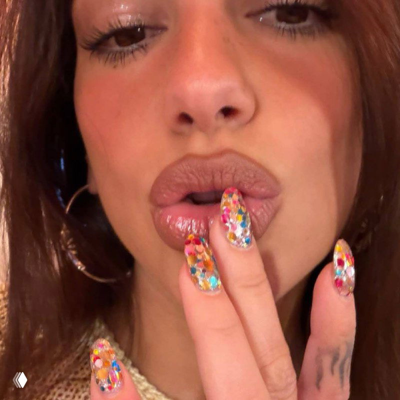 Идея маникюра от Дуа Липы