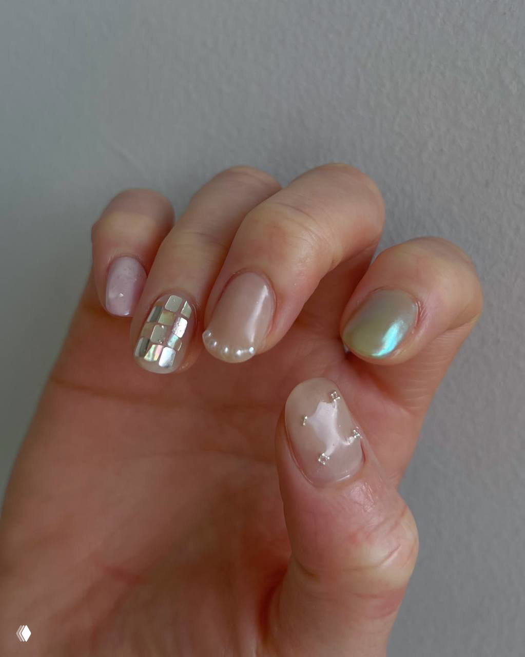 Весенний японский маникюр на короткие ногти