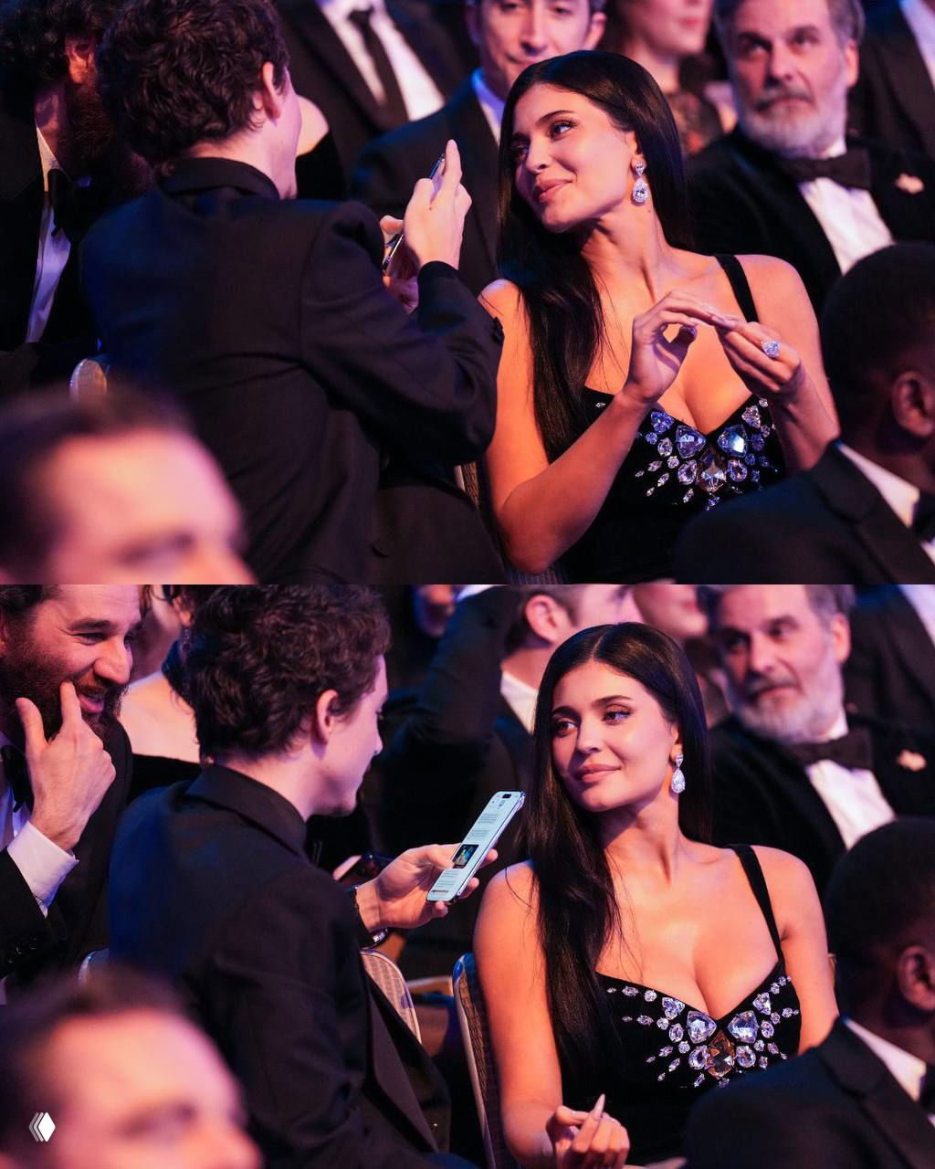 Серия кадров: мужчина и женщина общаются в зале церемонии, один из снимков показывает их взаимодействие с телефоном и улыбки вокруг.