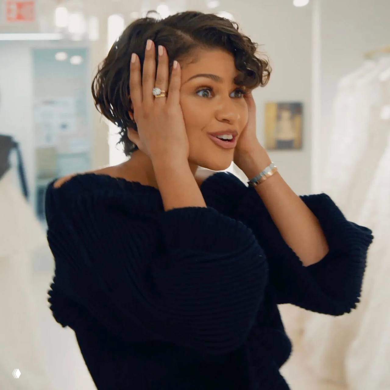 Зендея подарила свадебное платье покупательнице в Mark Ingram