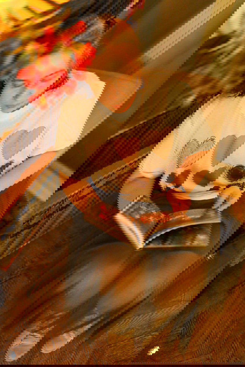 Там на неведомых дорожках...