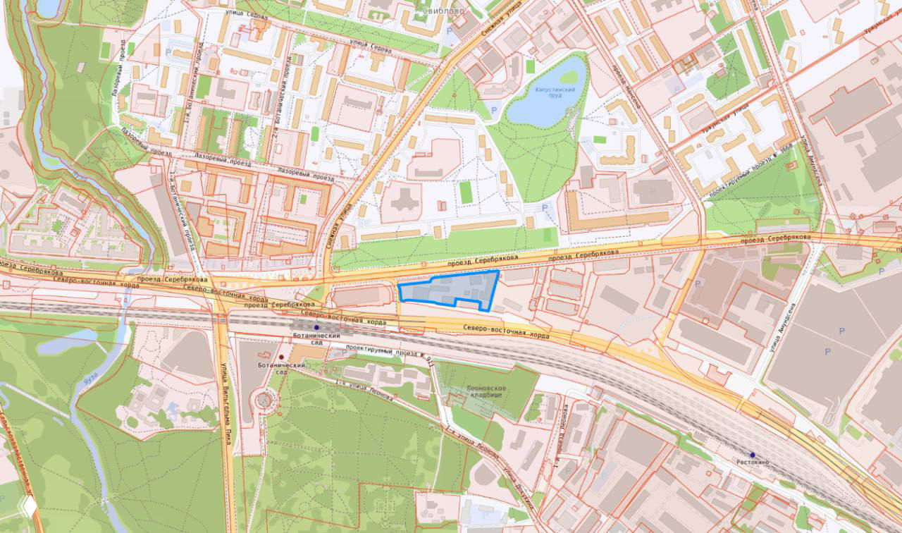 Схематическая карта участка: ЗУ «Серебрякова, 2» выделен синим на фоне уличной сети, рядом показан Ботанический сад и примыкающие участки застройки.