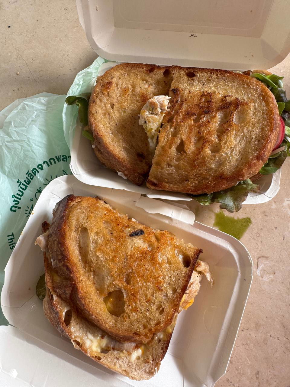 Golden Crust — микрокафешка на Банкраке