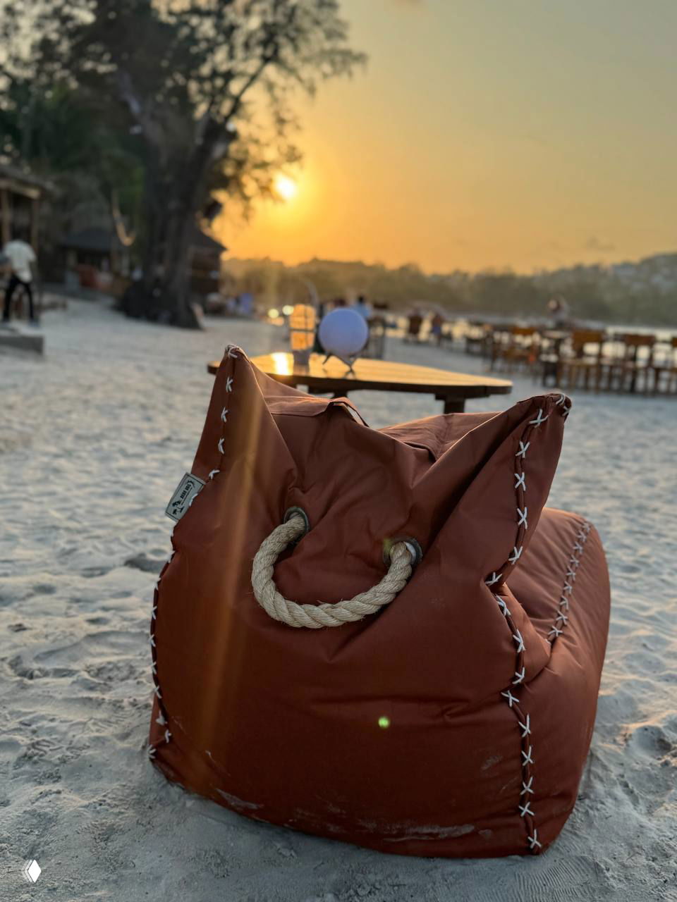 Pi beach club — встреча заката и Tom Yam на Самуи