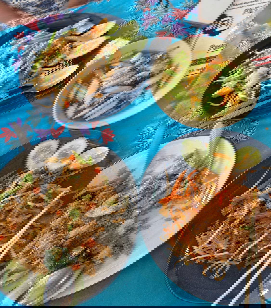 Ресторан на Банграке: пад тай и фрайд райс по 60 батт