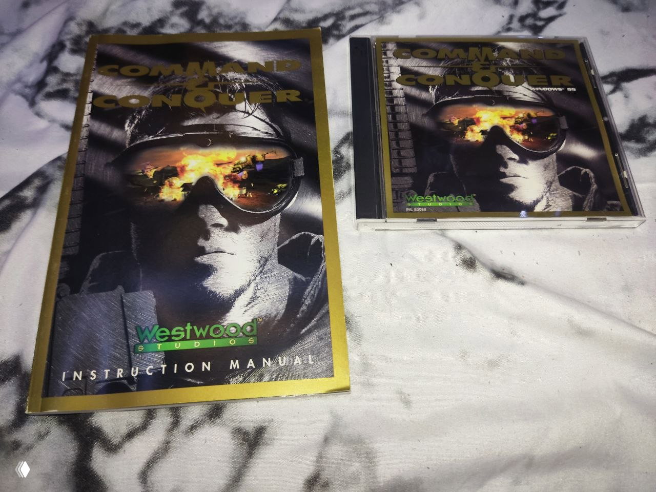 Command & Conquer Special Gold Edition — комплект
