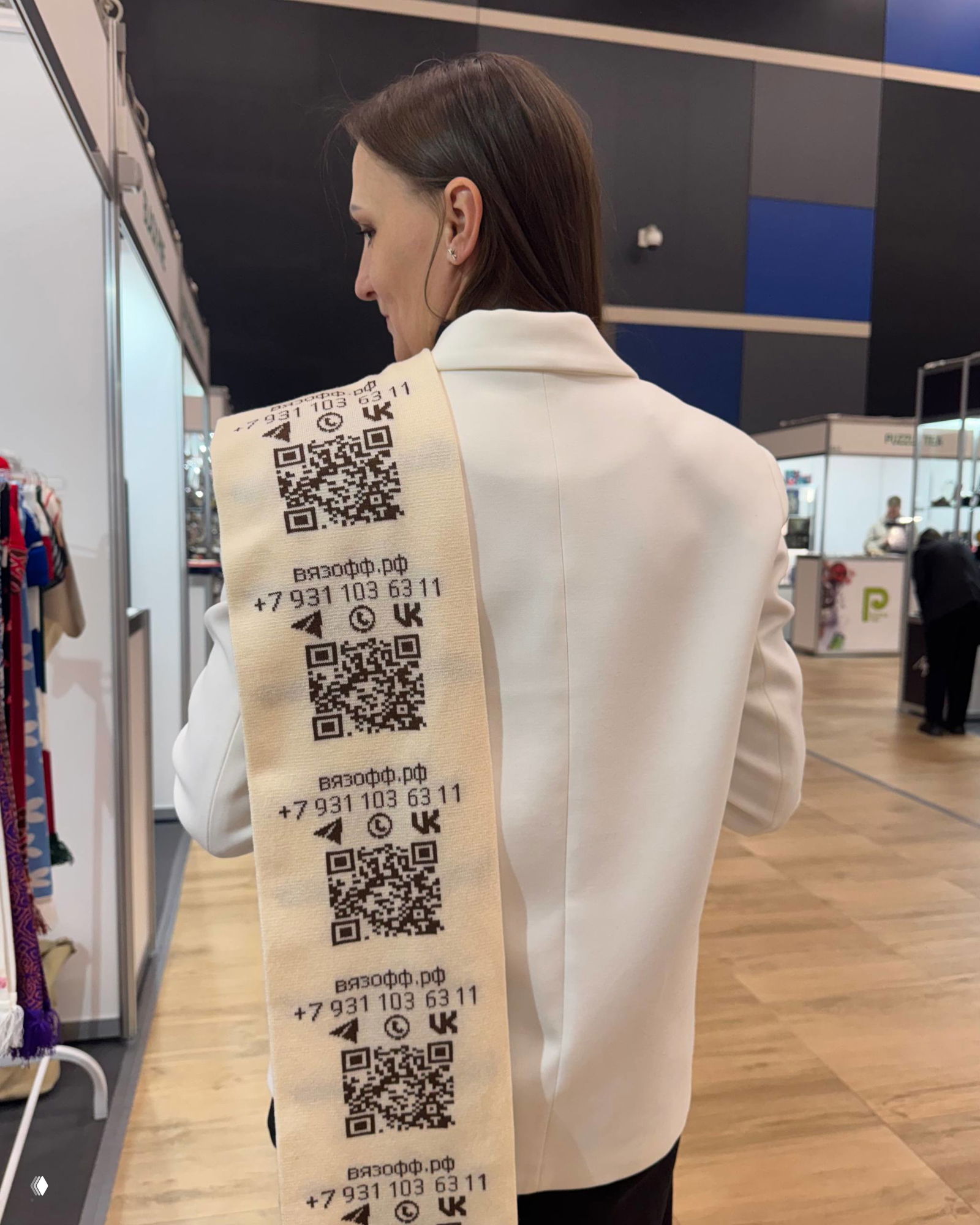 Фирменные вязаные визитки Фабрики Вязофф