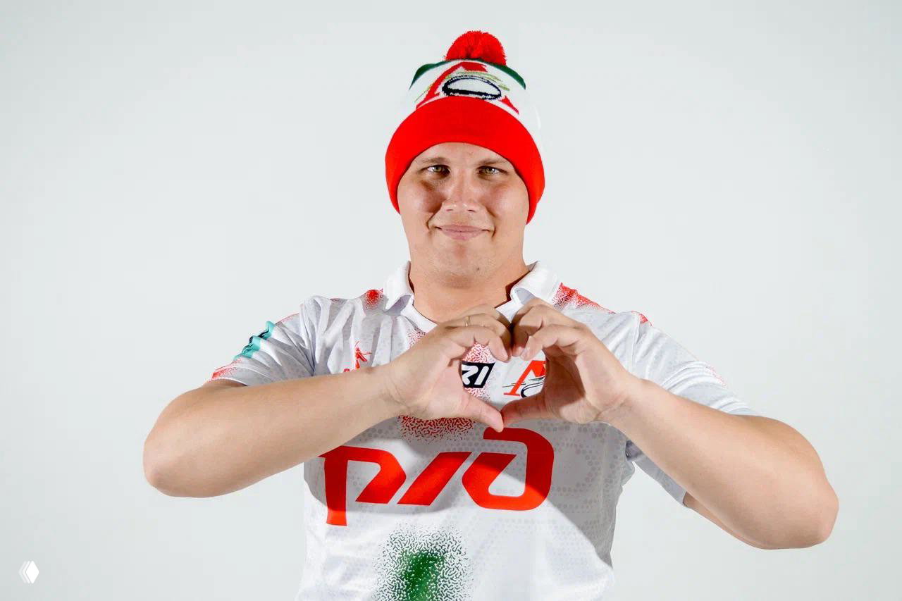 Мерч, в котором считывается характер команды