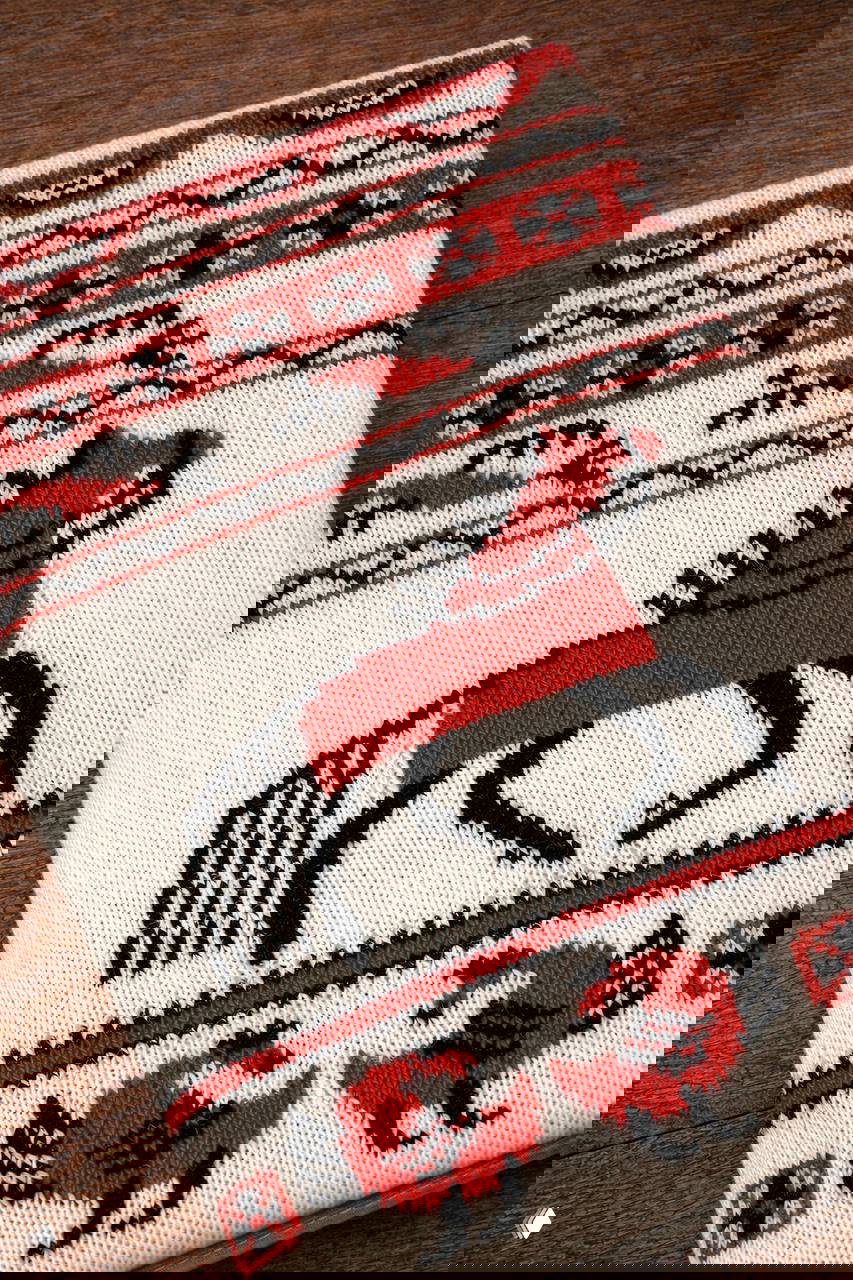 Мерч в русско‑народном стиле: мезенский конь