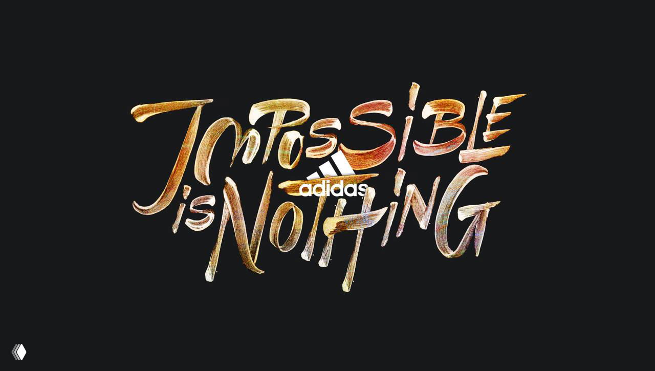 Золотой кистевой леттеринг «Impossible is Nothing» с логотипом adidas на чёрном фоне; живописные мазки и металлический блеск в оформлении.