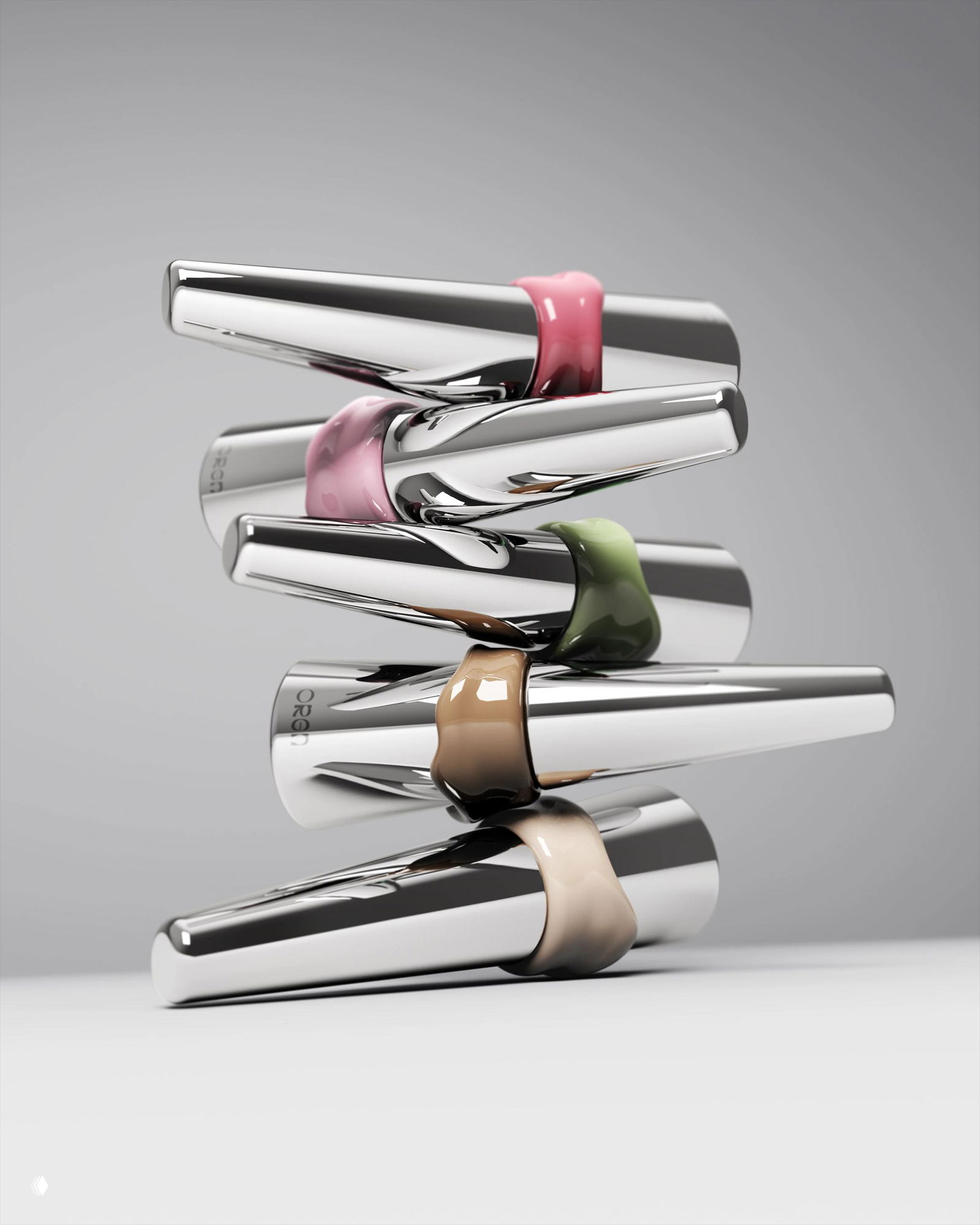 Стопка блестящих металлических флаконов d’ ORIGIN; видны хромированные корпуса и пастельно-розовые и коричневые «потёки» лака