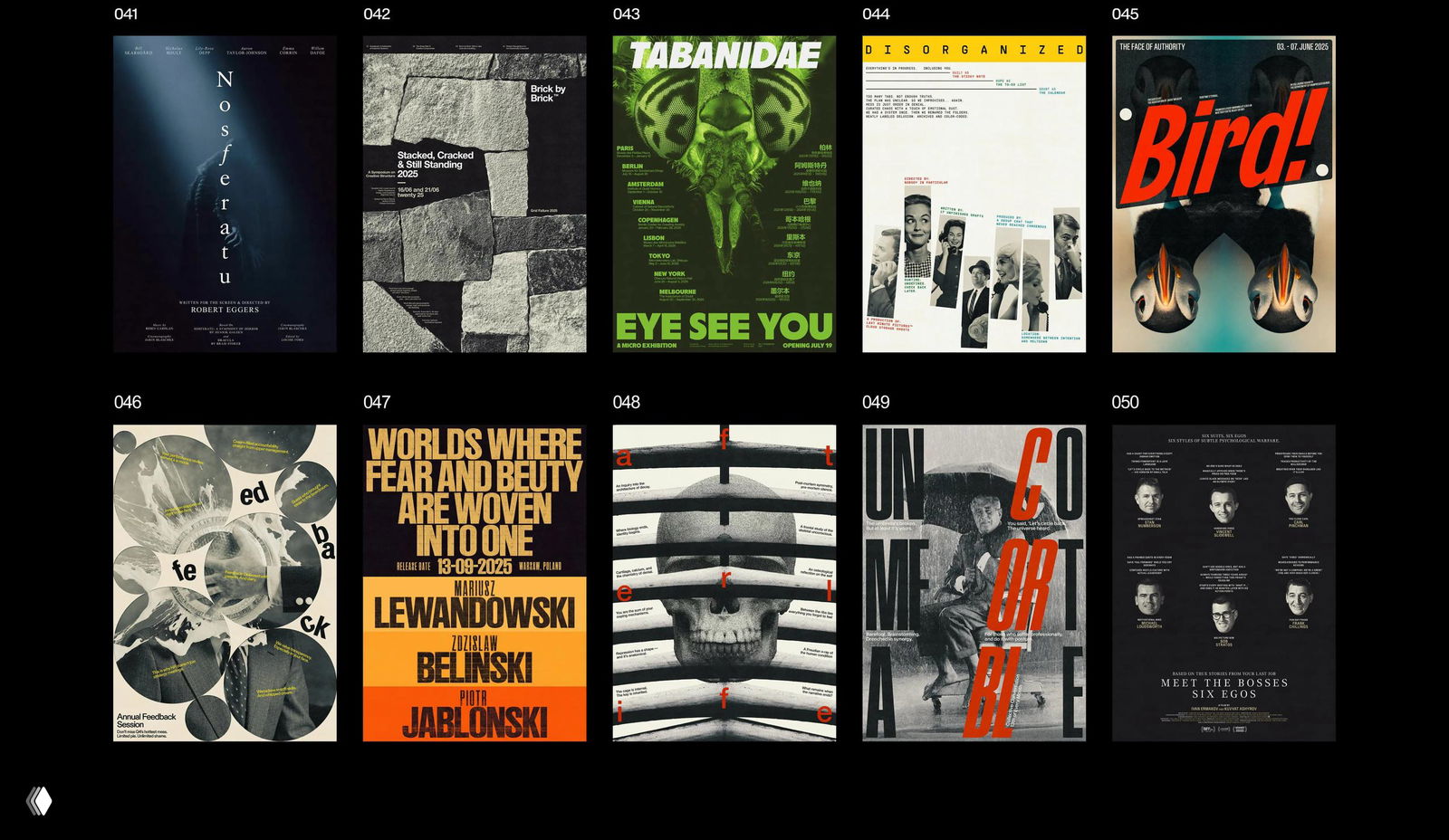 Сетка миниатюр плакатов на чёрном фоне: ряды постеров с номерами, различными стилями шрифтов и монохромной палитрой.