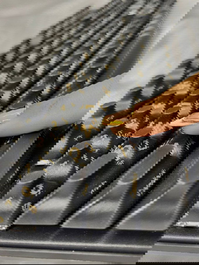 Клавиатура для длинных ногтей существует