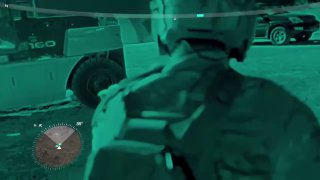 Кадр с наложением интерфейса EagleEye: вид от первого лица в ночном режиме, карта задач и индикаторы союзников и целей на экране.