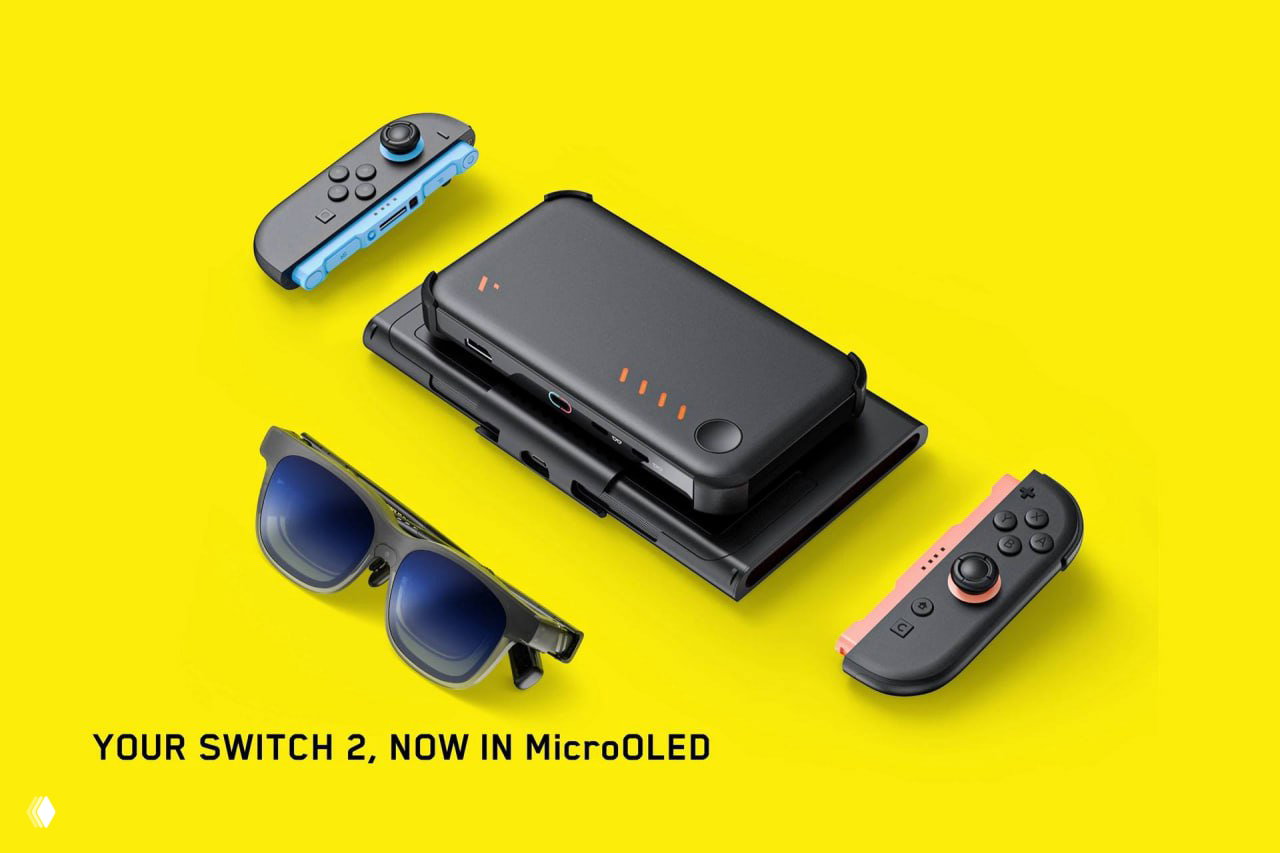 Комплект: Viture Luma Cyber XR рядом с док-станцией и контроллерами Nintendo Switch на жёлтом фоне, подчёркнута совместимость с Switch 2 и портативными устройствами