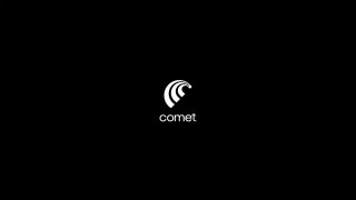 Логотип Comet AI белым на чёрном фоне — минималистичный знак приложения браузера с ИИ‑ассистентом, использованный в анонсе