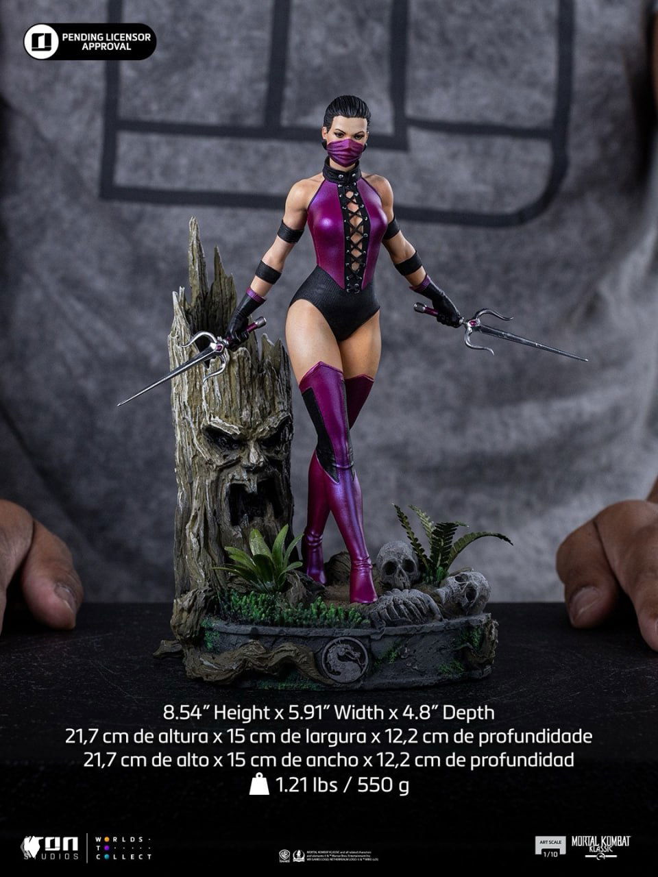 Финальный кадр статуэтки Милины с указанием размеров 21,7×15×12,2 см и веса 550 г на чёрном фоне — общая демонстрация масштаба.