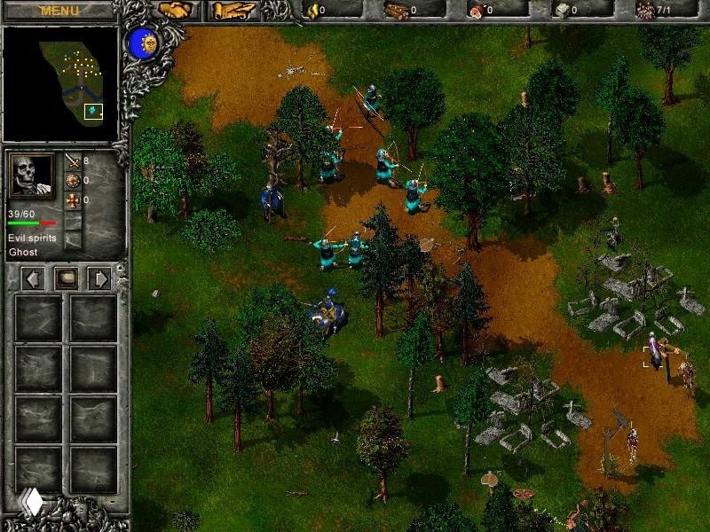 Поле боя в игре: лесная местность, отряды пехоты и элементы карты в окне тактического вида игрового интерфейса.