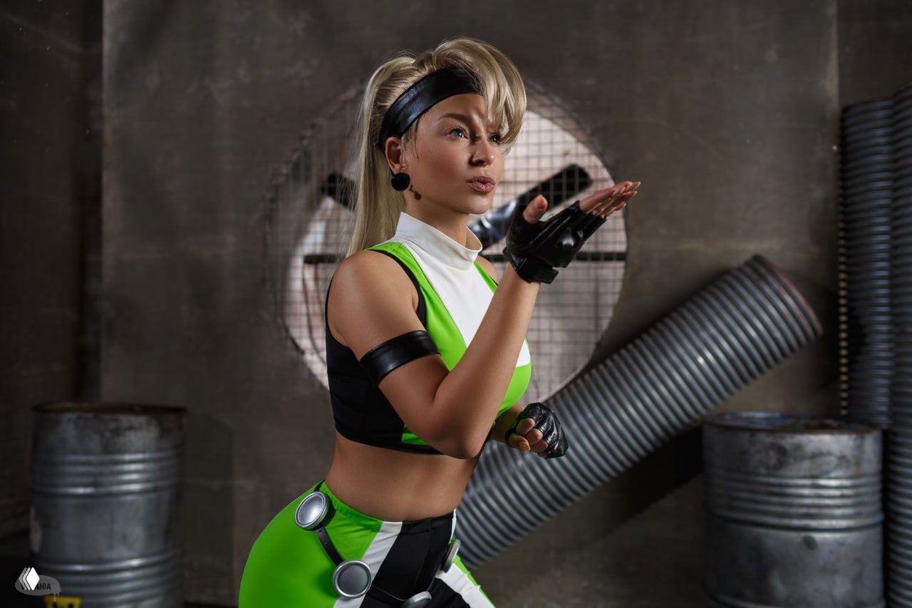 Анна Шаховская в образе Сони Блейд (MK3)