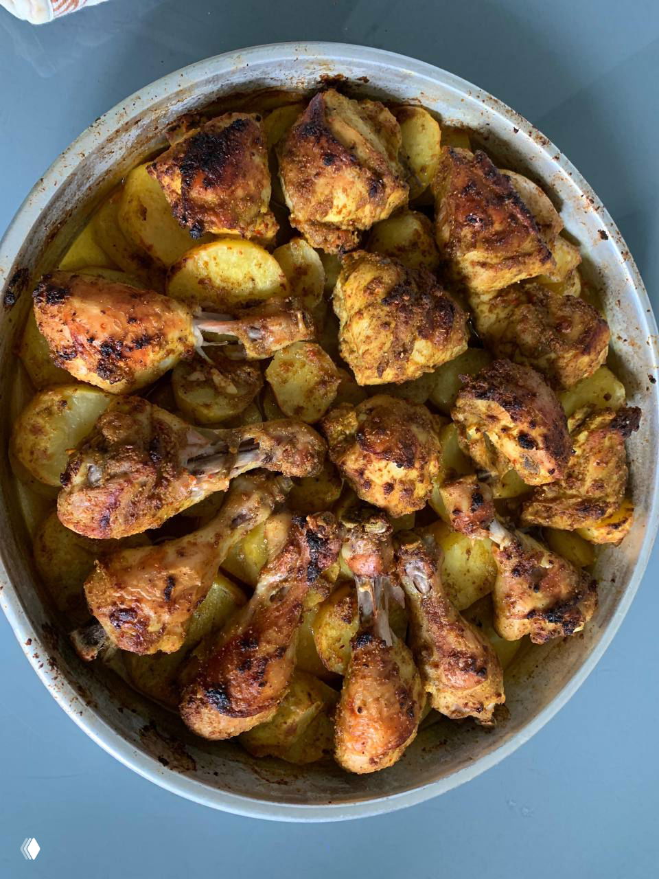 Семейный рецепт: запечённая курица с картофелем