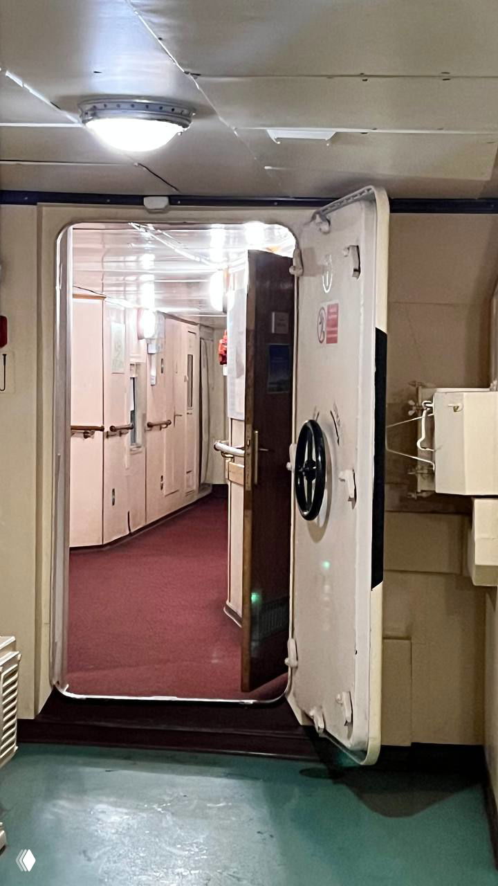 Н а ч а л о ⤴️ — экскурсия на «Красине»